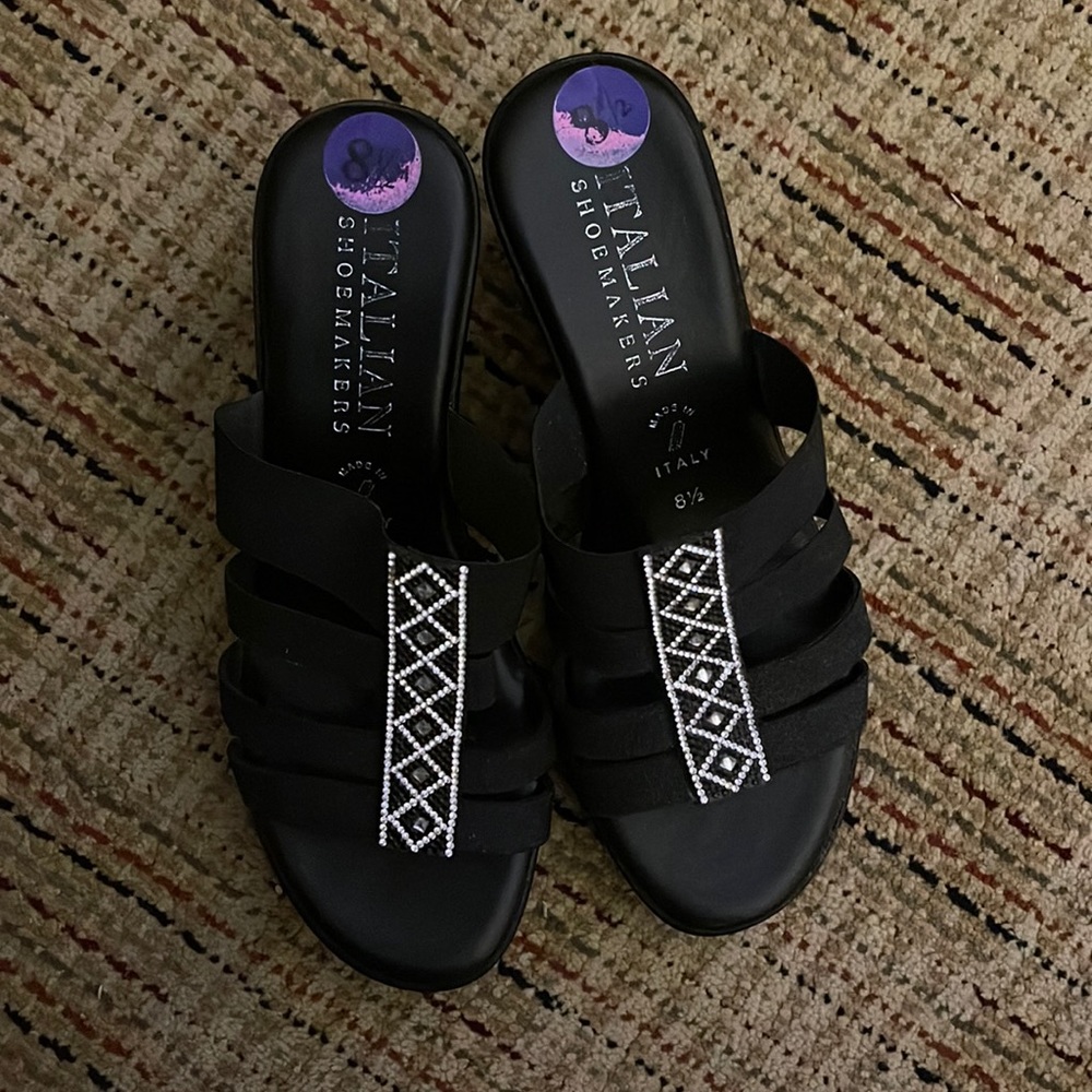 Women small heel slip on shoes size 8.5